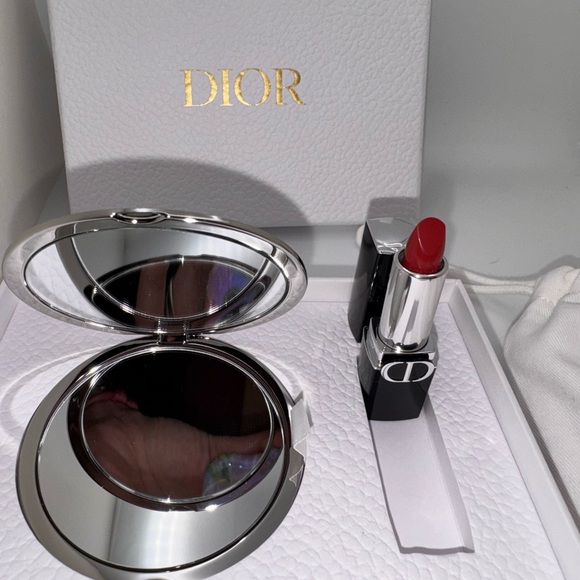 Dior Exquisite Silver Compact Mirror w/lipstick & samples - Picture 4 of 6